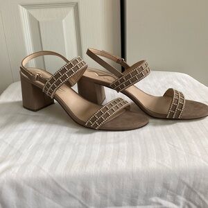 Nina Nancie Sandal
Color: Nude
Size: 09.5